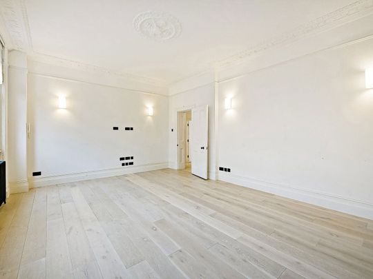 Shaftesbury Avenue, London, W1D - Photo 1