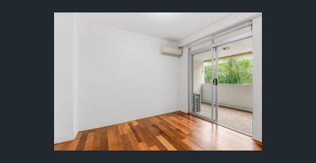 Newly renovated apartment in the heart of Willoughby - Photo 3