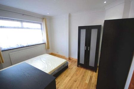 Carlyon Road, Wembley, Middlesex, HA0 - Photo 2