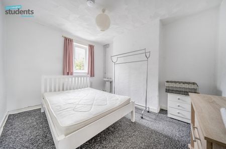 6 bedroom terraced house to rent - Photo 4