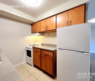 Large ALL INCLUSIVE 2 Bed 1 Bath Main Floor Unit Minutes from Unive... - Photo 4