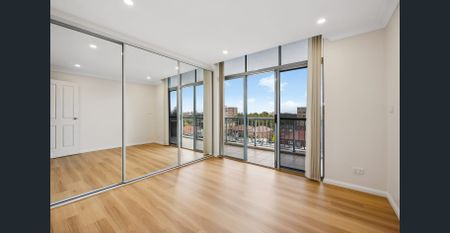 Central lifestyle apartment overlooking Botany Bay - Photo 3