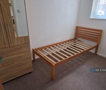 2 bedroom maisonette to rent - Photo 2