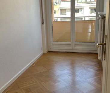 Appartement calme et lumineux de 2.5 pièces au centre-ville - Photo 2