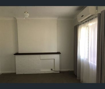 A 3x1 house in a quiet location yet still so close to all you could... - Photo 1