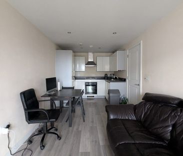 2 Bed Flat, Durnsford Road, SW19 - Photo 1