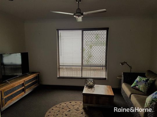 4 BEDROOM HOME EIMEO - Photo 1