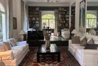 Villa-Parioli: Beautiful independent house with large private garden and terraces. Spacious living, formal dining, study-music room, sun room, 5 bedrooms, 4 bathrooms, parking. rif 163