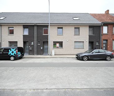 Ruime woning met 3 slaapkamers en uitweg - Photo 5