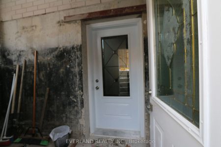 20 Sonmore Drive #Garden House Basement - Photo 2