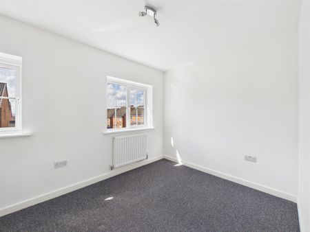 2 bedroom Town house to rent - Photo 3
