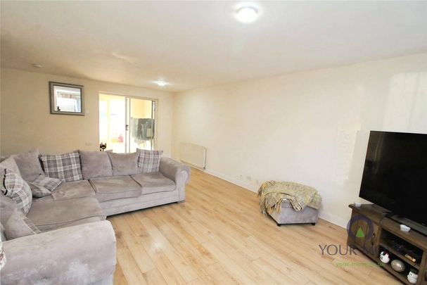 4 bedroom detached house to rent - Photo 1