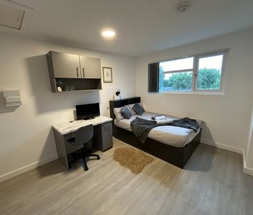 Studio Flat, Humphrey Road, M16 - Photo 1