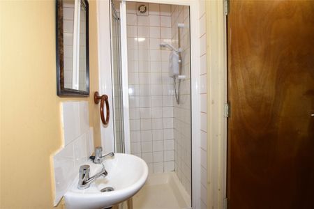 Milton Avenue, Kingsbury, London, NW9 - Photo 2