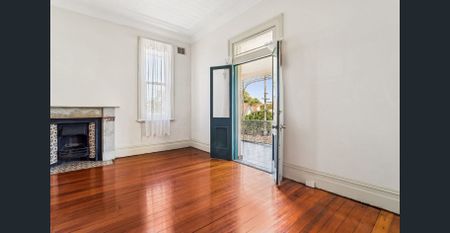 One Bedroom Apartment - Photo 3