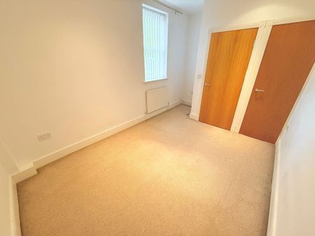 2 bed flat to rent in Bramhall Road, Liverpool, L22 - Photo 3