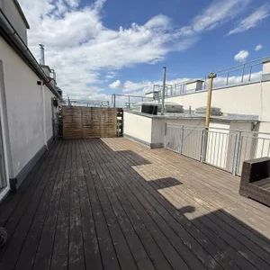 Wunderschöne 4 Zimmer Dachgeschosswohnung mit 42m² Terrasse - UNBEFRISTET - Photo 2