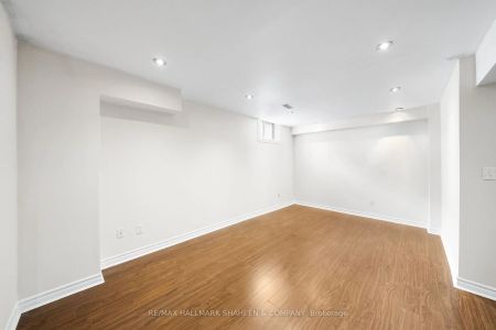 Property For Lease | N9098637 - Photo 5