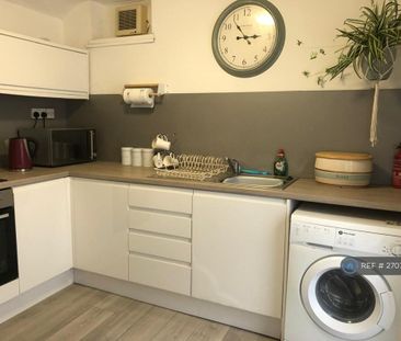 3 bedroom terraced house to rent - Photo 5