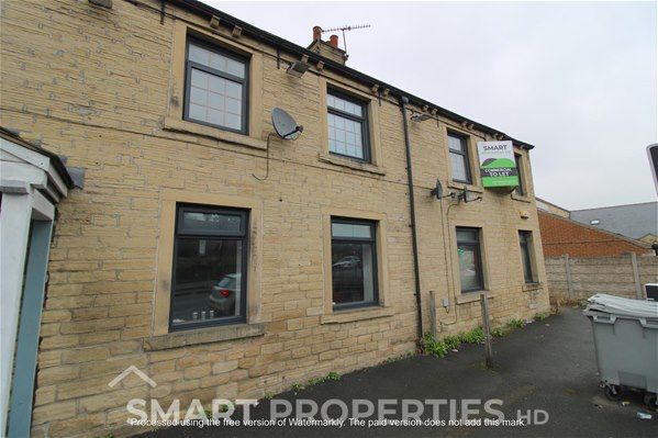 611 Wakefield Road, Waterloo, Huddersfield - Photo 1