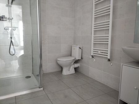 Appartement 2 pièces 42m2 MARSEILLE 3EME 749 euros - Photo 3