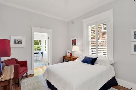 Elegant & Sophisticated Ground Floor Duplex - Photo 5