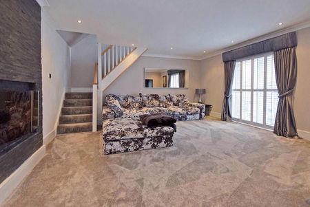 6 bedroom detached house to rent - Photo 3