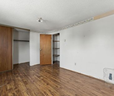 For Lease - 164E Henry Street, Brantford, Ontario - Photo 3