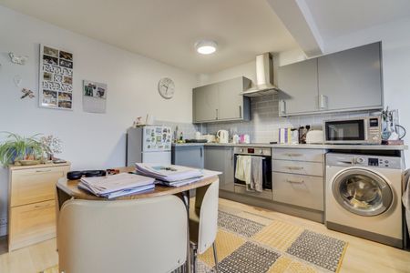 2 bedroom apartment to rent - Photo 5