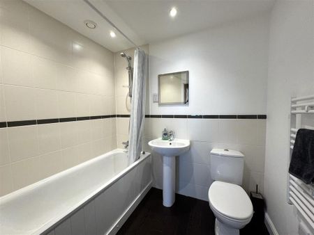2 bedroom flat to rent - Photo 5