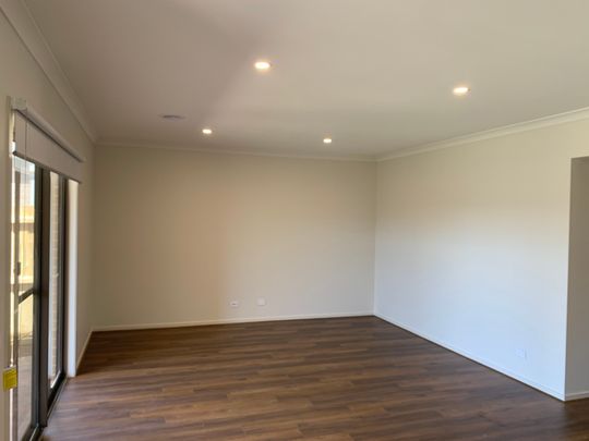 16 Shipstern Street, Armstrong Creek VIC 3217 - House For Rent | Domain - Photo 1