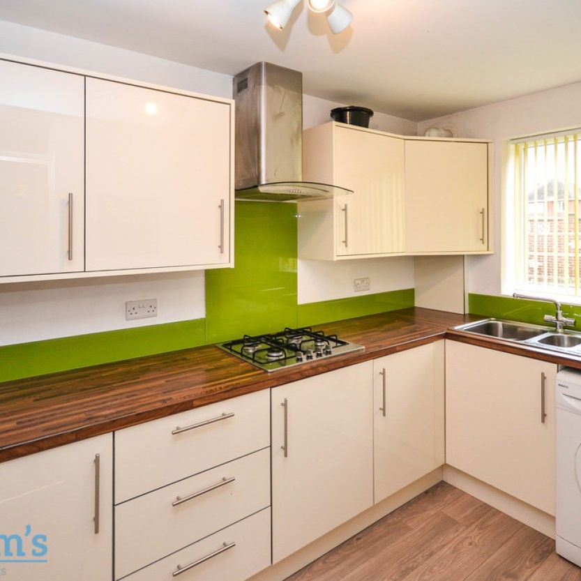 References Pending - 2 bed Ground Floor Maisonette - Photo 1