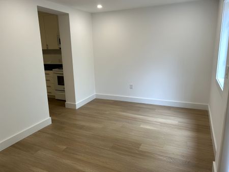 For Lease - 1293 Gerrard Street Unit# 1, Toronto, Ontario - Photo 2