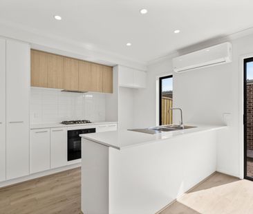 Brand New with 3 Bathrooms! - Photo 6