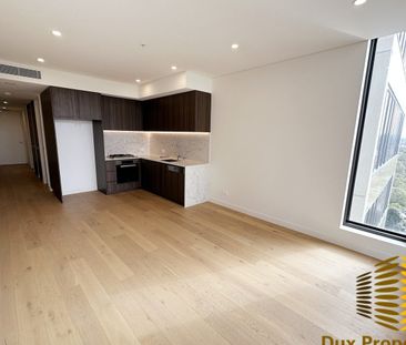 Luxury One-Bedroom Apartment at The Lennox - Photo 4
