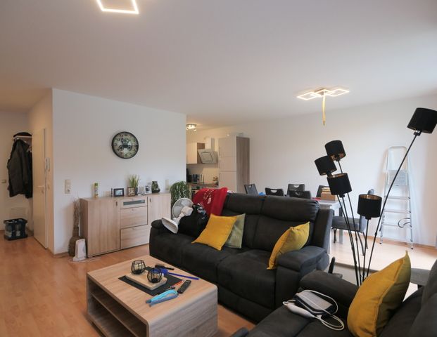 Schöne 2,5-Zimmer-Wohnung in ruhigem Umfeld für Senioren ab 60! - Foto 1