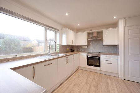 3 bedroom end of terrace house to rent - Photo 5