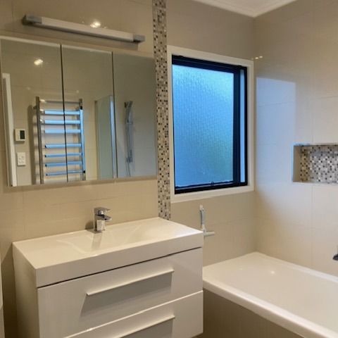 Botany Downs 3 bedroom double garage family home - Photo 1