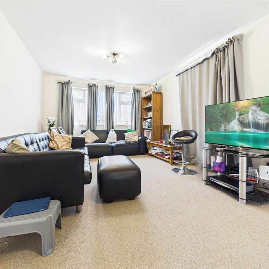 Fairacre, Thornbury Road, Isleworth, TW7 - Photo 1