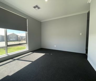 Contemporary Comfort in a Thriving Coastal Community - Photo 6