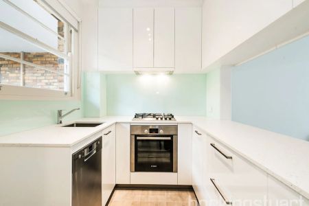 Beachside beauty - Photo 4