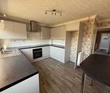 2 bedroom terraced house to rent - Photo 5