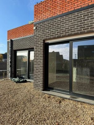 Nieuwbouw appartement van 120 m² op het gelijkvloers met 2 slaapkamers. - Foto 1