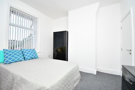 1 bed house share to rent in Coal Clough Lane, Burnley, BB11 - Photo 5