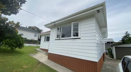 Your next home in Hillcrest awaits! - Photo 4