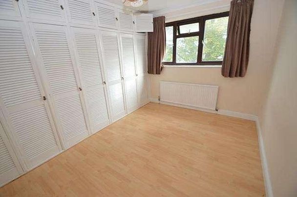 Bedroom Semi-detached House In Farnham, GU9 - Photo 1