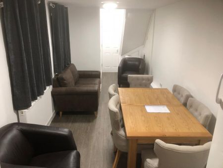 7 bedroom house to rent - Photo 2