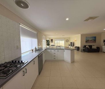 Spacious, Low-Maintenance Living - Photo 6