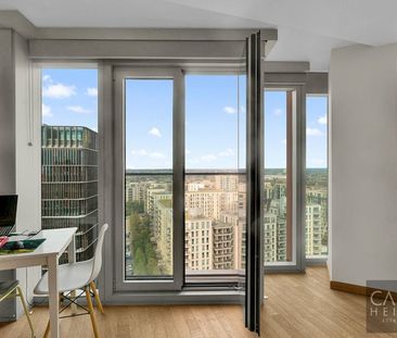 Manhattan Loft Gardens, International Way, London - Photo 6