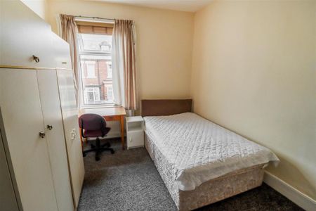 4 bedroom house to rent - Photo 2